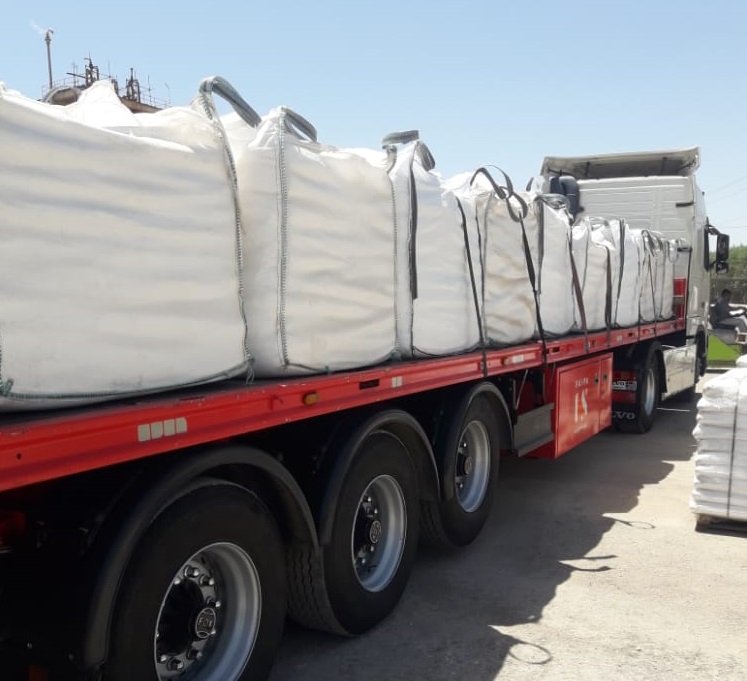 Caustic soda flakes – sodium hydroxide NaOH 98% white flakes for industrial use