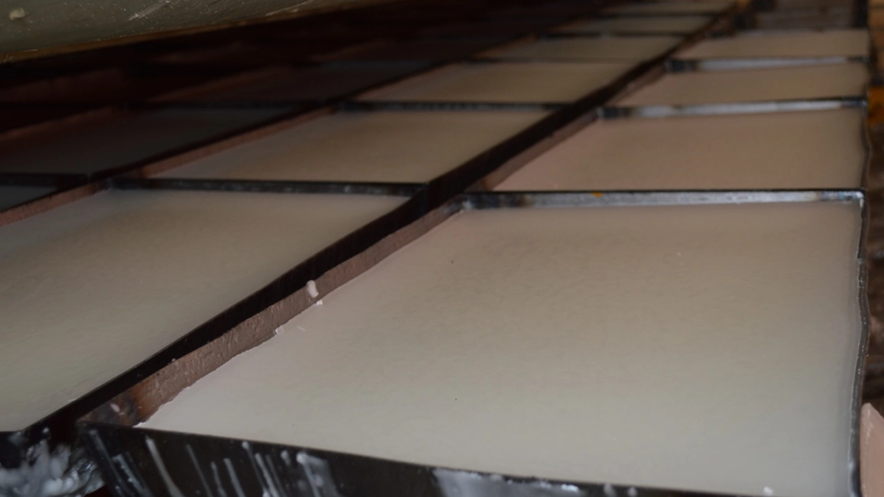 Semi-Refined Paraffin Wax 7-10% Semi-Refined Paraffin Wax 7-10%