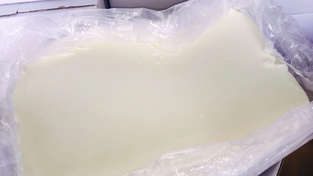 Semi-refined Paraffin Wax 5-7% Semi-refined Paraffin Wax 5-7%