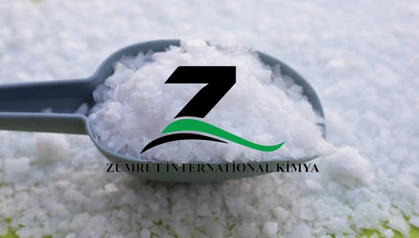 Industrial-grade caustic soda (NaOH) flakes and liquid in secure EU-compliant packaging for Romanian industries
